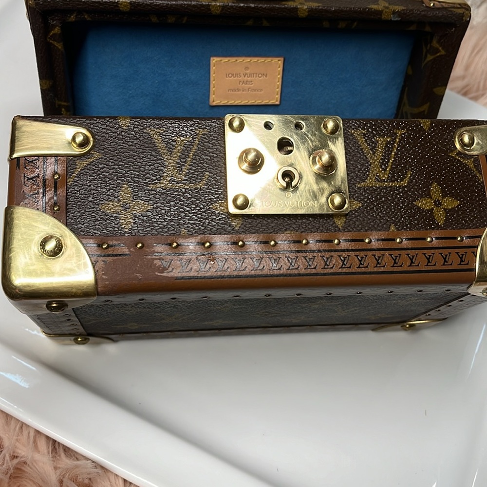 Sold LOUIS VUITTON JEWELRY TRUNK - Picture 11 of 12